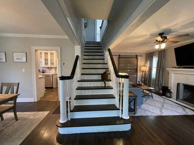 Photo - Large bright and clean Brookside home