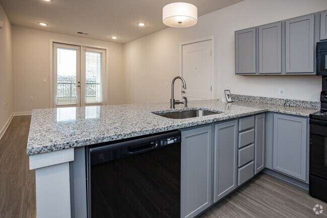 1 BR, 1 BA - 723SF