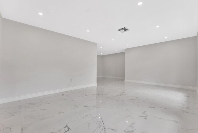 Photo - 10251 NW 39th Ct