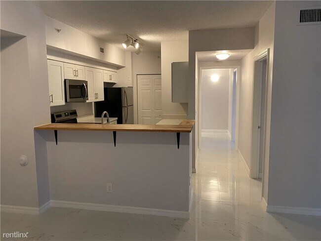 Photo - 3 br, 2 bath Condo - 2351 W Preserve Way