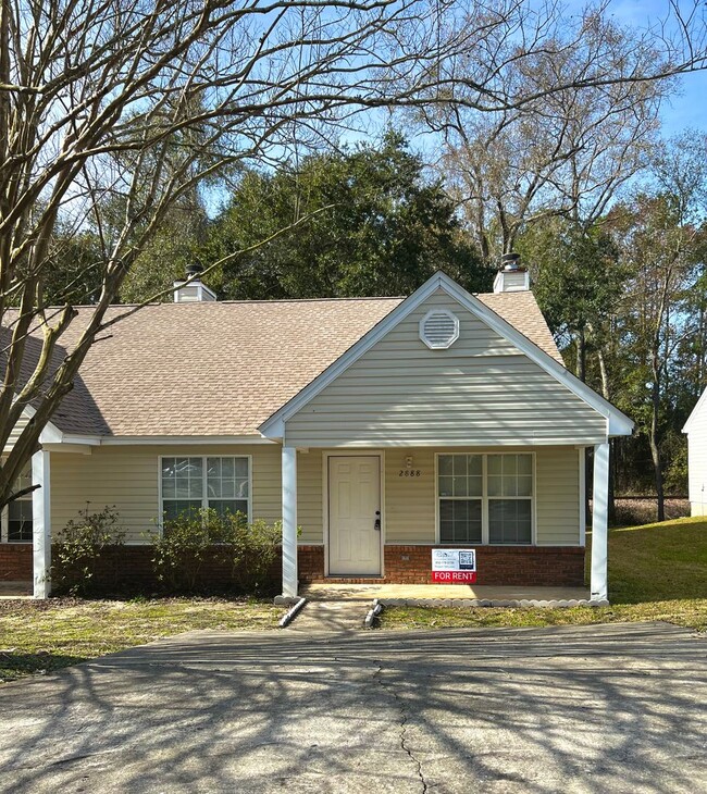 2 Bed/ 2 Bath With Large Back Deck - 2 Bed/ 2 Bath With Large Back Deck House