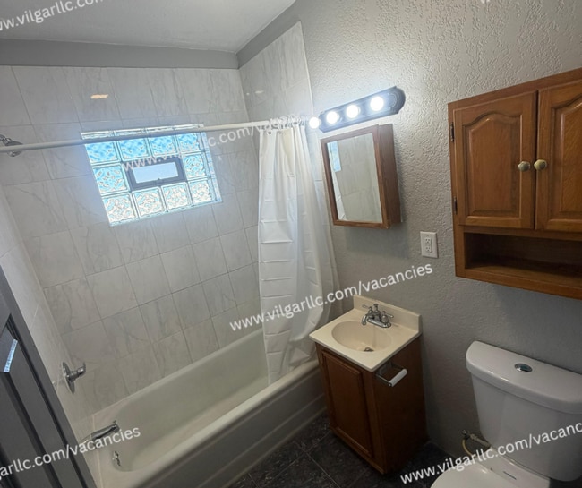 Photo - 3713 Hemlock St Unit 2 Rear