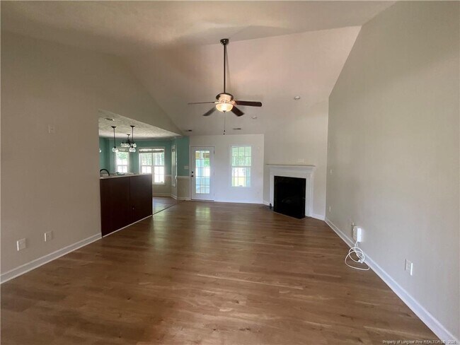 Photo - 404 Windover Dr