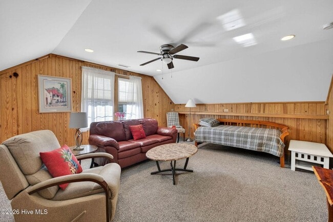 Photo - UNIQUE FURNISHED APARTMENTS WITH CUSTOM WOODWORK Unidad Upstairs -  A