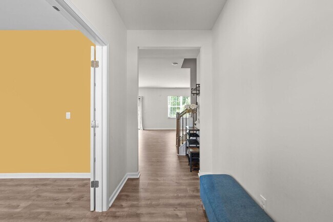 Photo - Spacious 5 Bedroom Home with a Fully Fence...