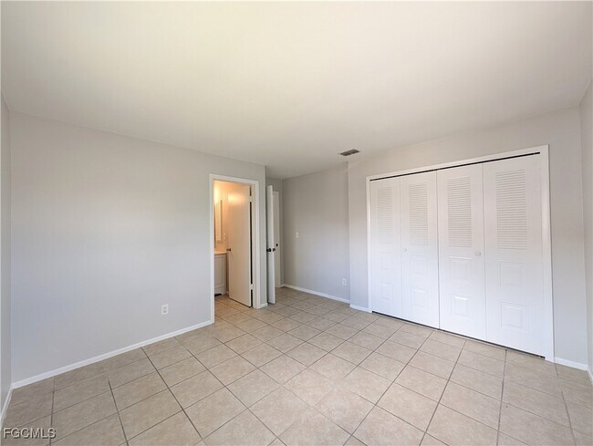 Photo - 427 NE Pine Island Ln