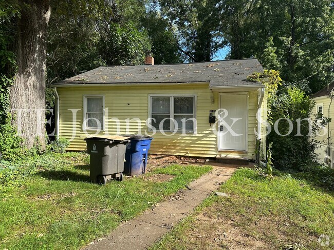 Building Photo - A Great Home close to Baptist Hospital in ...