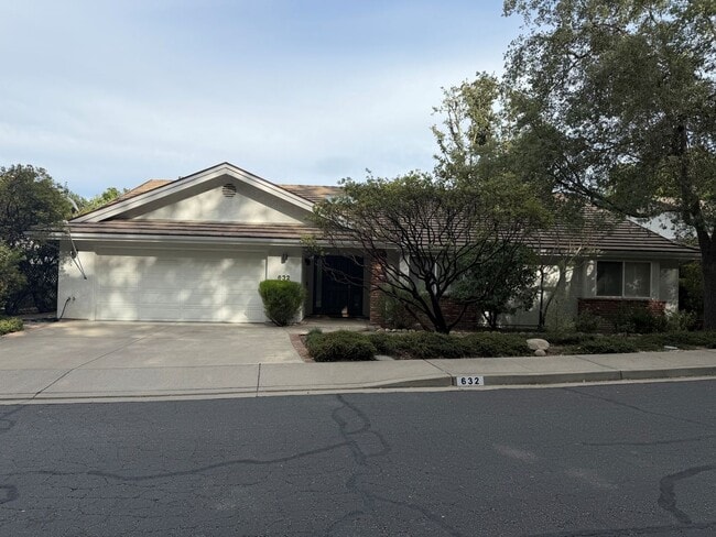 Building Photo - Beautiful Home in Gated Community