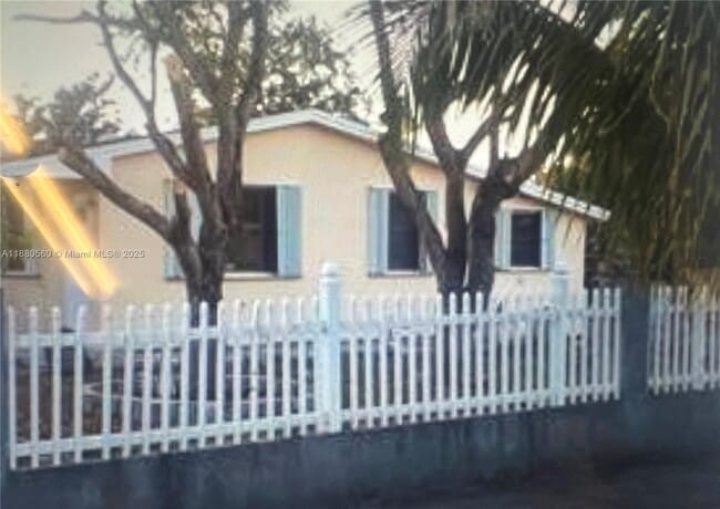 Photo - 931 NW 34th Way