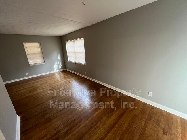 Photo - 2859 Invergarry Rd