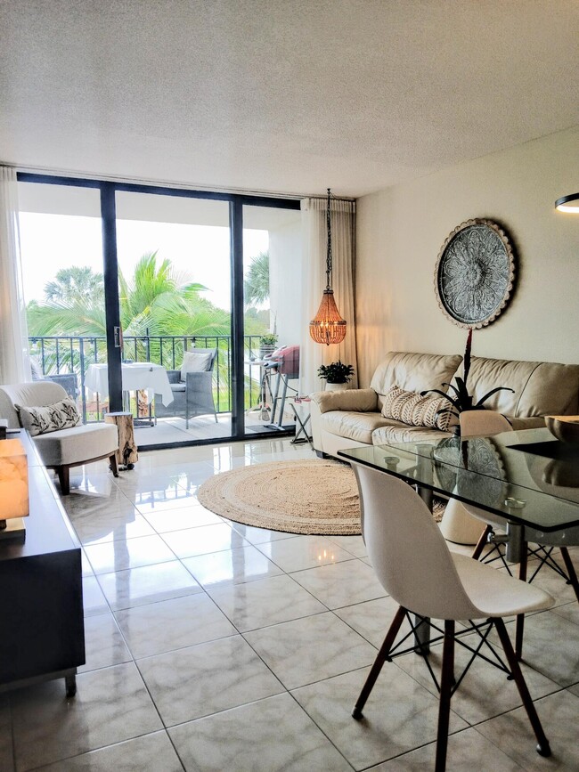 Photo - 1830 Embassy Dr Unit 309