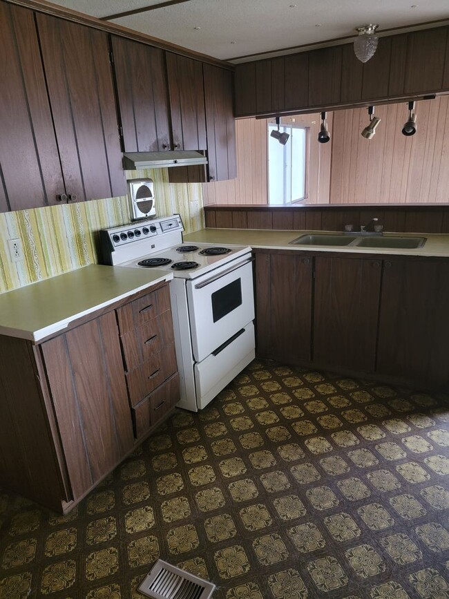 Photo - Small 2 bed MH