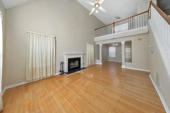 Photo - 2025 Baramore Oaks Dr