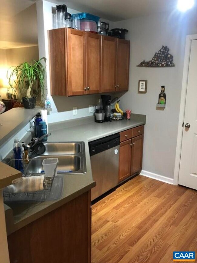 Photo - 735 Walker Square