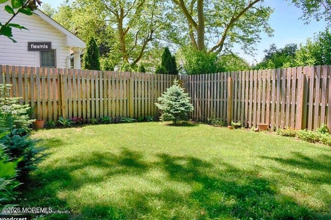 Photo - 901 Woodcrest Dr