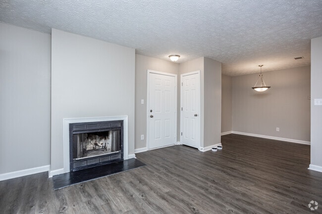 1BR, 1BA - 720SF - Living Room