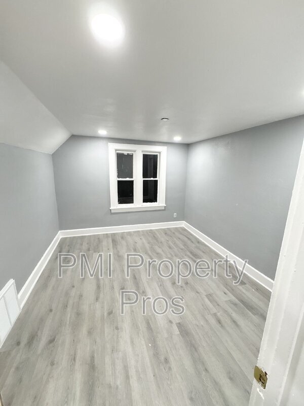 Photo - 2057 N 32nd St Rental