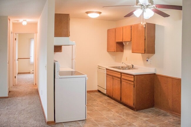 Photo - Tonkaway Apartments