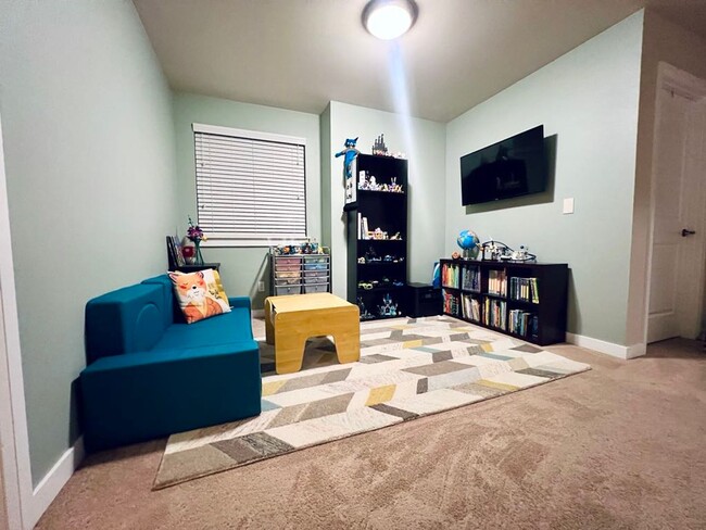 Photo - West Olympia Spacious Home in Woodbury Cro...