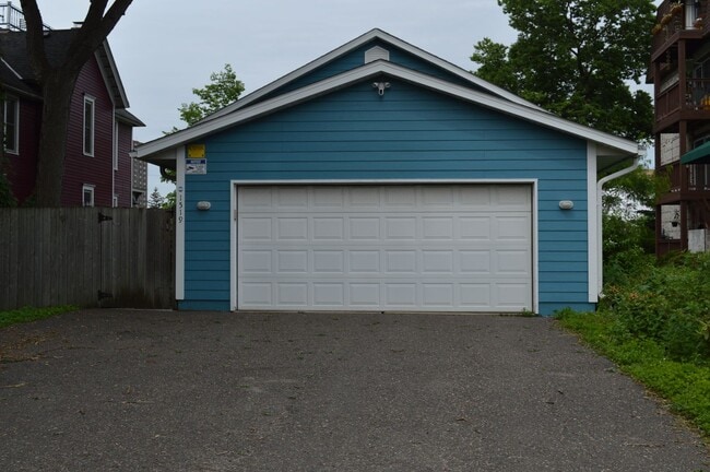 Photo - Elliot Park Minneapolis, Stand Alone House, Updated and Eco-friendly