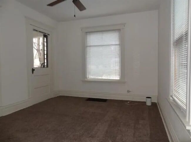 Photo - 320 N Dodge St