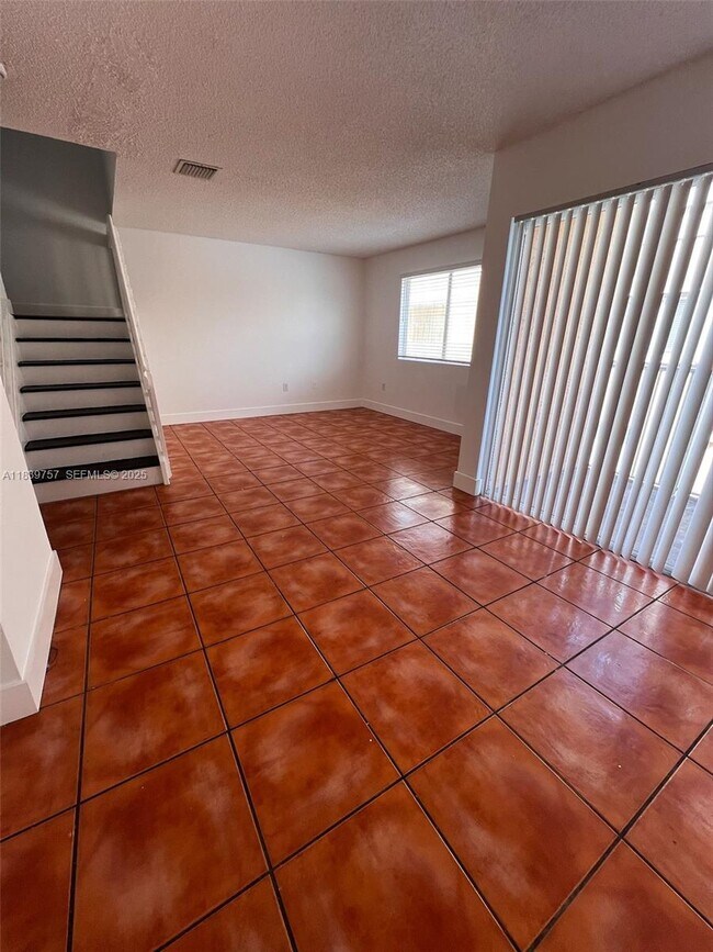 Photo - 6215 SW Kendale Lakes Cir Unit 272