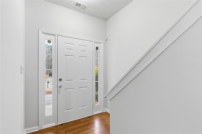 Photo - 43 Golden Pine Rd SW