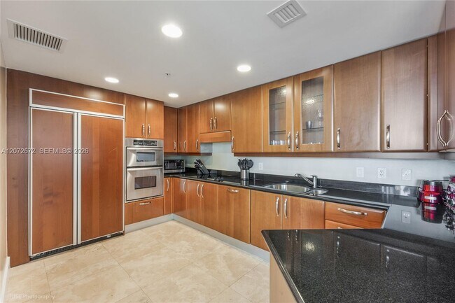 19400 Turnberry Way Unit 922