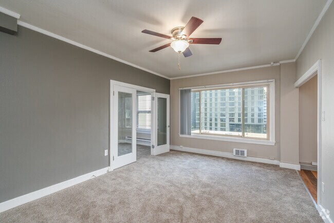 1BR, 1BA - 550SF - Living Room