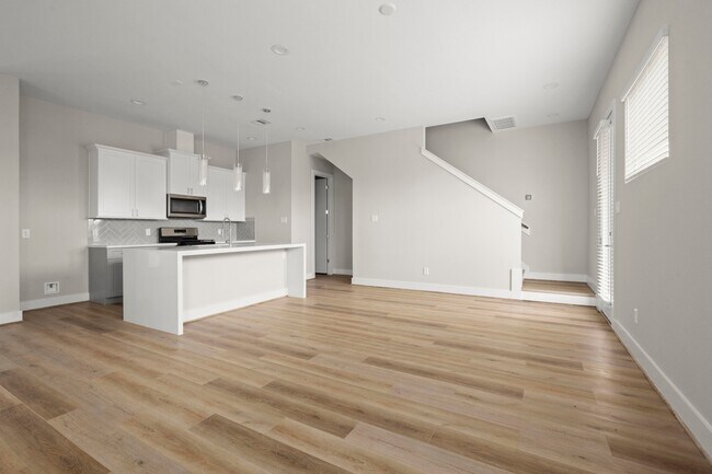 Photo - 8118 Esther Acres Ln