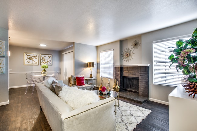 Maxwell Apartments
