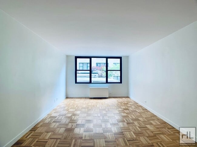 Photo - EAST 49 STREET Unidad 1H