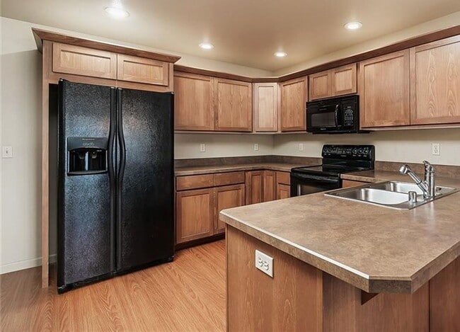 Photo - 4 bed 2 1/2 bath home!