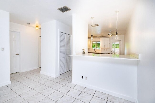 Photo - 2501 Taylor St