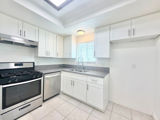 Photo - AVAILABLE NOW!! 3 Bedroom/ 2 Bathroom Duplex in Cathedral City! Unit B