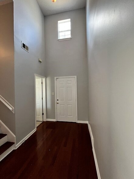 Photo - 6847 Kerry Valley Ln