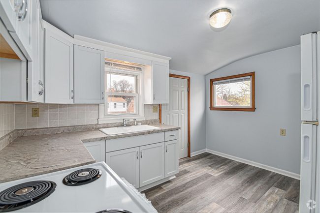 Building Photo - 154A N 79th St Rental