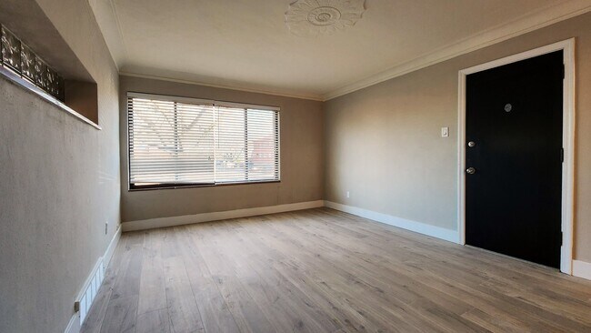 6266 Nottingham Ave Unit 1st floor