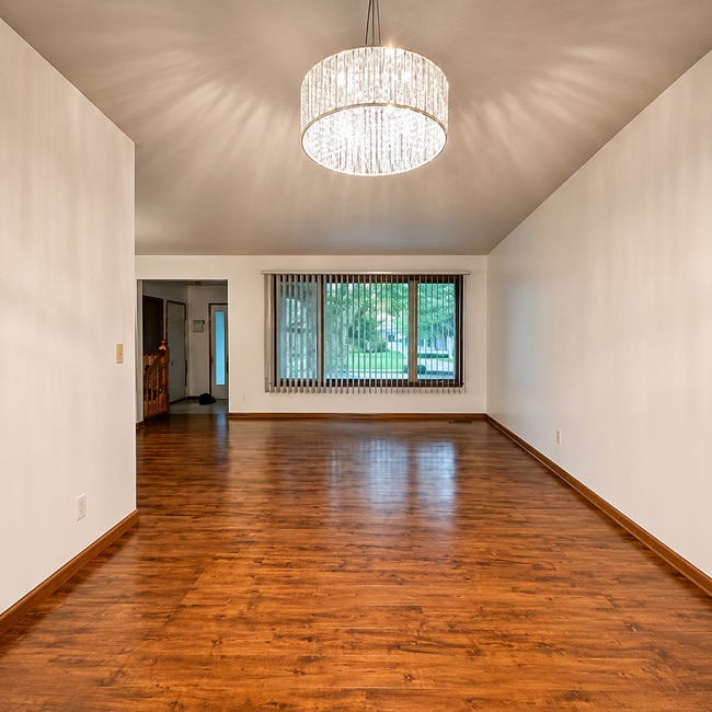 Photo - 7280 Scot Terrace
