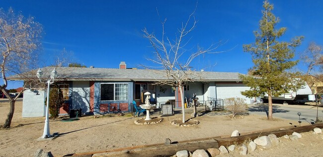 Cozy 2 Bedroom w/ Den close to JTNP - Cozy 2 Bedroom w/ Den close to JTNP House