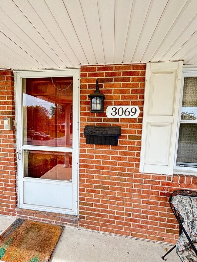 Photo - Spacious 3br Home for rent located in Whit...