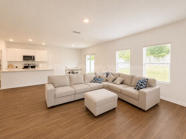 Photo - 161 Chesterwood Rd