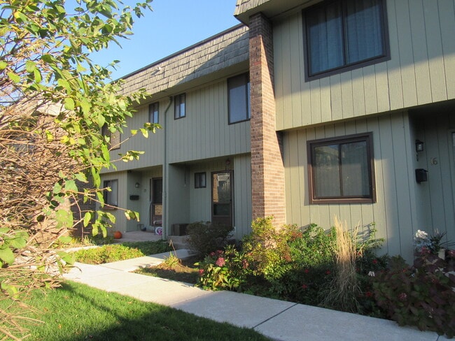 Building Photo - 18 Magnolia Hill Ct Unit 18