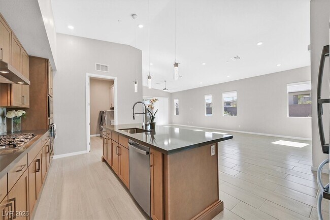 Photo - 11807 Pippa Ave