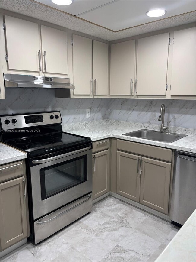 Building Photo - 5550 NW 44th St Unit 312B Rental