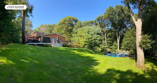 Building Photo - 14 Hedges Banks Dr Rental