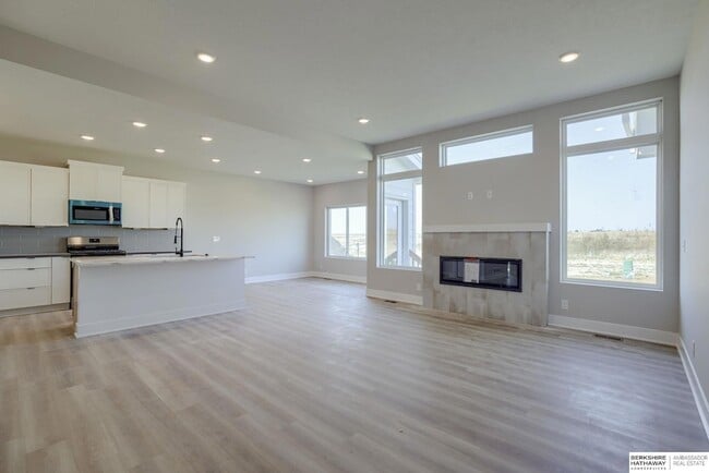 Photo - 21144 Jessie Ave