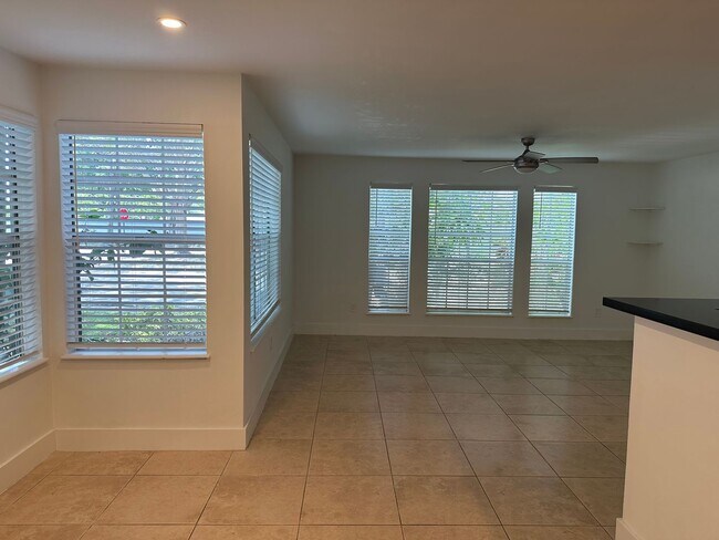 Photo - Large 2/2, gated community