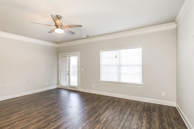 Photo - 224 Riley Cir