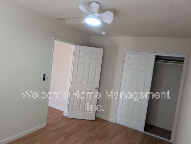 Photo - 19727 Center St